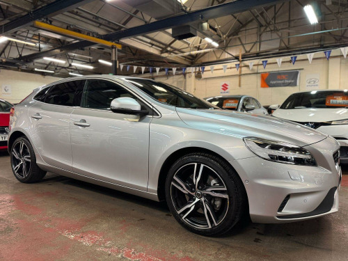 Volvo V40 1.5 R-Design Pro T2
