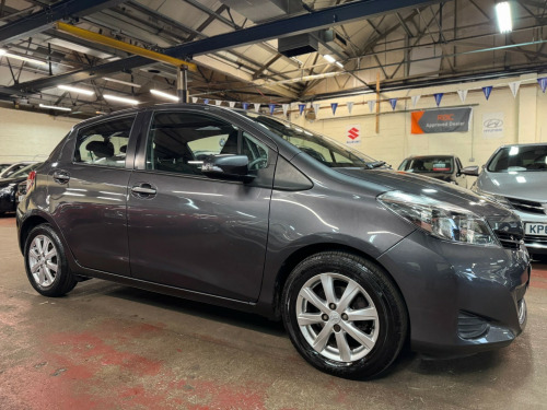 Toyota Yaris  1.3 Dual VVT-i TR