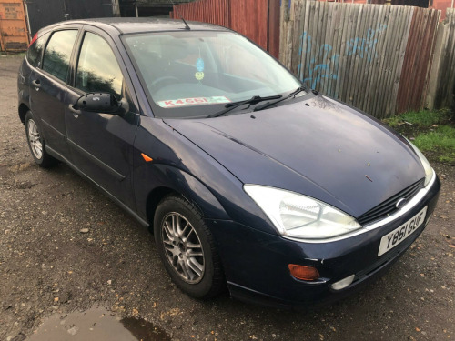 Ford Focus  1.6i 16v Ghia 5dr 