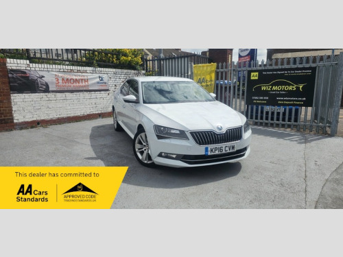 Skoda Superb  2.0 TDI SE L Executive Hatchback 5dr Diesel Manual 4WD Euro 6 (s/s) (150 ps