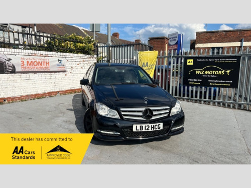 Mercedes-Benz C-Class C180 1.6 C180 BlueEfficiency Executive SE Saloon 4dr Petrol G-Tronic+ Euro 5 (s/