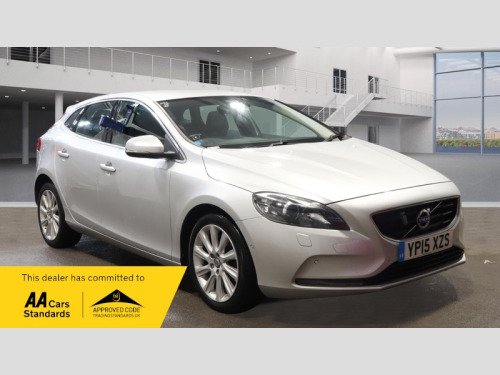 Volvo V40  1.5 T3 SE Lux Nav Hatchback 5dr Petrol Auto Euro 6 (s/s) (152 ps) 