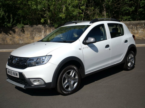 Dacia Sandero Stepway  0.9 TCe Essential Hatchback 5dr Petrol Manual Euro