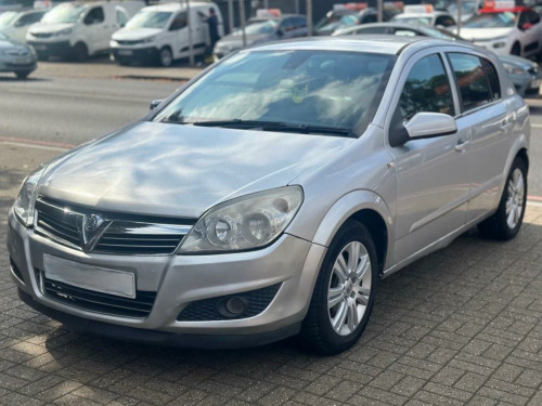 Vauxhall Astra  1.8i 16v Design 5dr