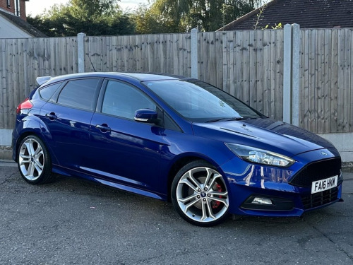 Ford Focus  2.0T EcoBoost ST-2 Hatchback 5dr Petrol Manual Eur