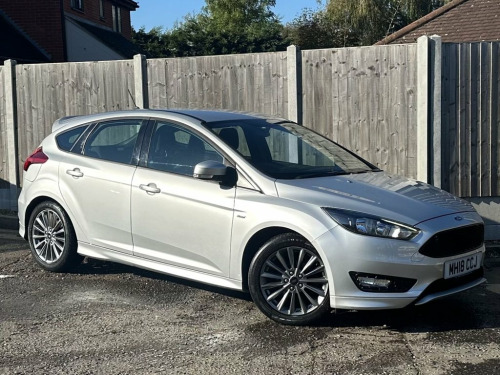 Ford Focus  1.0T EcoBoost ST-Line Hatchback 5dr Petrol Auto Eu