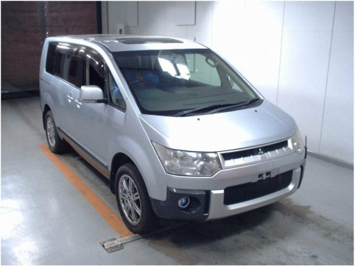 Mitsubishi Delica  D5  4WD G