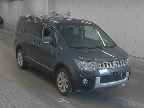 Mitsubishi Delica  D5  4WD G PREMIUM