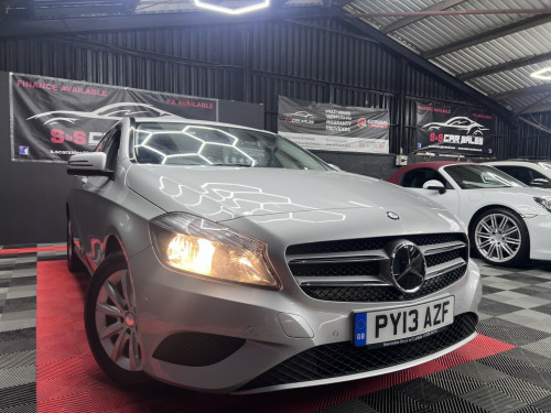 Mercedes-Benz A-Class A180 1.6 A180 BlueEfficiency SE