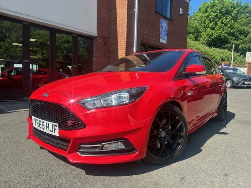 Ford Focus  2.0T EcoBoost ST-2 Hatchback 5dr Petrol Manual Eur