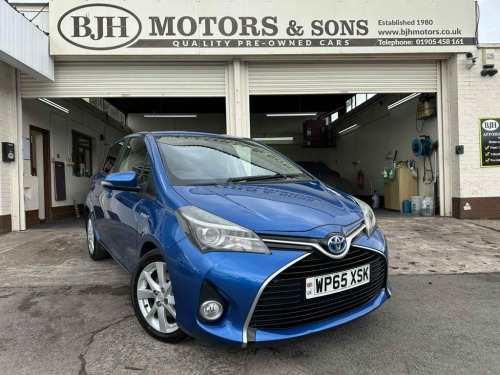 Toyota Yaris  1.5 VVT-h Sport Hatchback 5dr Petrol Hybrid E-CVT 