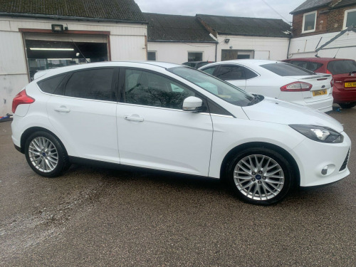 Ford Focus  1.0T EcoBoost Zetec Euro 5 (s/s) 5dr