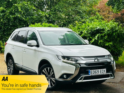 Mitsubishi Outlander  2.0 MIVEC Exceed SUV 5dr Petrol CVT 4WD Euro 6 (s/s) (150 ps)