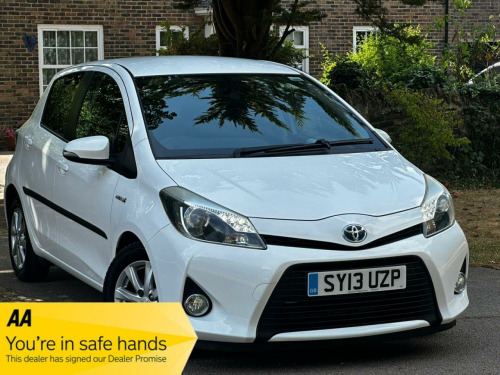 Toyota Yaris  1.5 VVT-h T4 Hatchback 5dr Petrol Hybrid CVT Euro 5 (101 ps)
