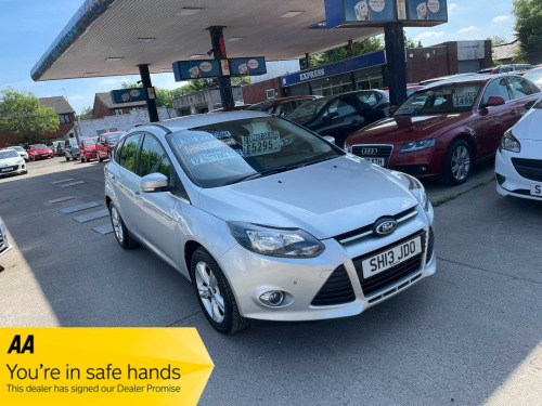 Ford Focus  1.6 Zetec Euro 5 5dr