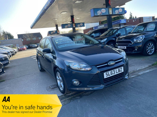 Ford Focus  1.6 TDCi Zetec Navigator Euro 5 (s/s) 5dr