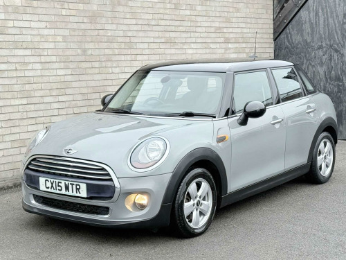 MINI Hatch  1.5 Cooper 5dr