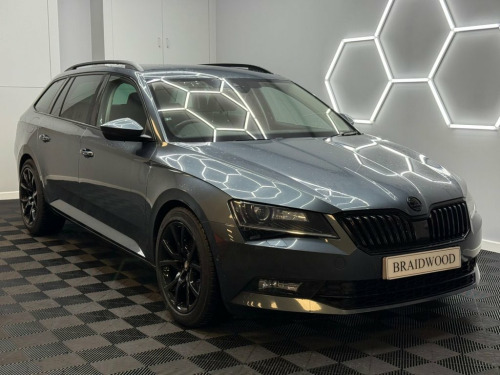 Skoda Superb  2.0 TDI Laurin & Klement Estate 5dr Diesel Manual  