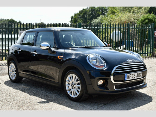 MINI Hatch  1.5 Cooper Euro 6 (s/s) 5dr