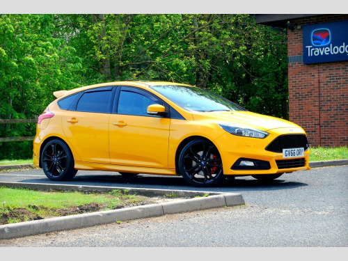 Ford Focus  ST-3 2.0 - 49,700 miles - Sunroof, SYNC 3 Nav, 19inch Alloys, Sony Upgrade.