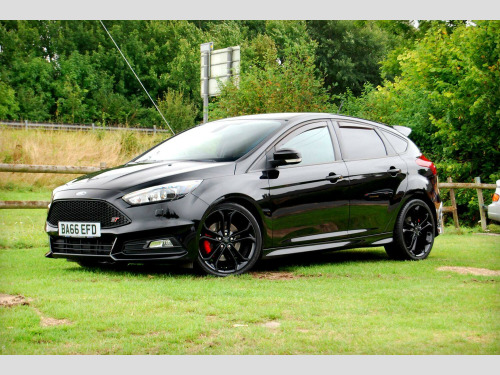 Ford Focus  ST-3 2.0 EcoBoost - SYNC 3 Sat Nav, 19inch Alloys, Sony Upgrade, Leather - 