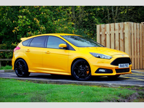 Ford Focus  ST-3 2.0 - Full Ford History - 19inch Alloys, Camera, Sat Nav, Driver Assis