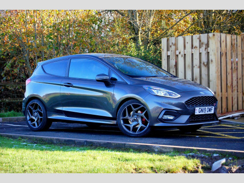 Ford Fiesta  ST-3 1.5 - Mountune M235, Performance Pack, Sat Nav, Camera - 41,700 miles 