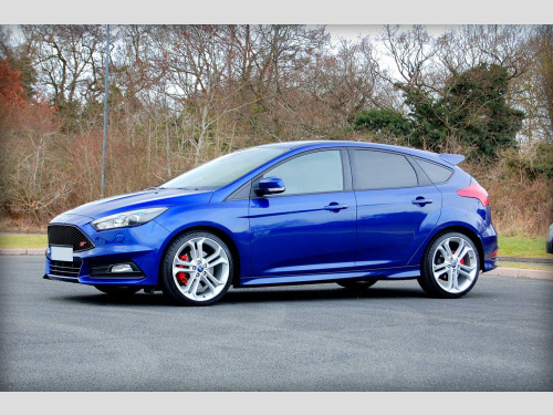 Ford Focus  ST-3 2.0 EcoBoost - SYNC 3 Sat Nav, 19inch Alloys, Full Recaro Leather - FS