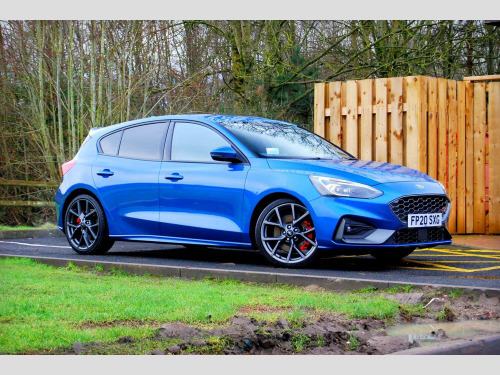 Ford Focus  2.3 T EcoBoost ST - Performance Pack, HUD, B&O, Camera - Full Ford History