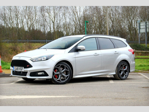 Ford Focus  ST-2 2.0 EcoBoost Estate - SYNC 3 Sat Nav, 18inch Alloys, Privacy Glass - 4