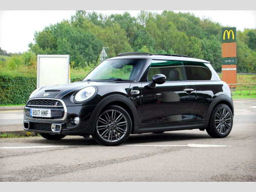 MINI Hatch  2.0 Cooper S 3-Door - Pan Roof, Full Leather, Chili Pack, Media Pack XL - F