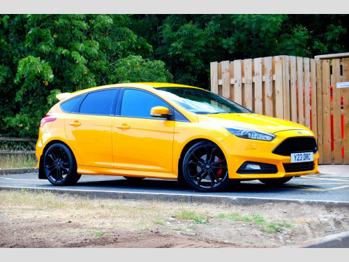 Ford Focus  ST-3 2.0 EcoBoost - Full Ford History - Sat Nav, 19inch Alloys, Sony - Unmo