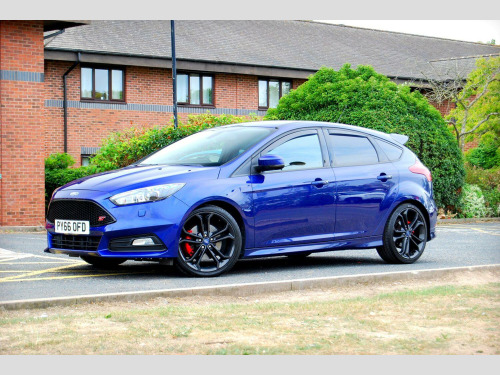 Ford Focus  ST-3 2.0 EcoBoost - 35,700 miles - SYNC 3, 19inch Alloys, Full Recaro Leath