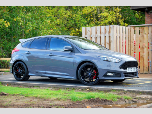Ford Focus  ST-3 2.0 EcoBoost - 31,900 miles - Stealth Grey. Full Ford History. 2 Owner