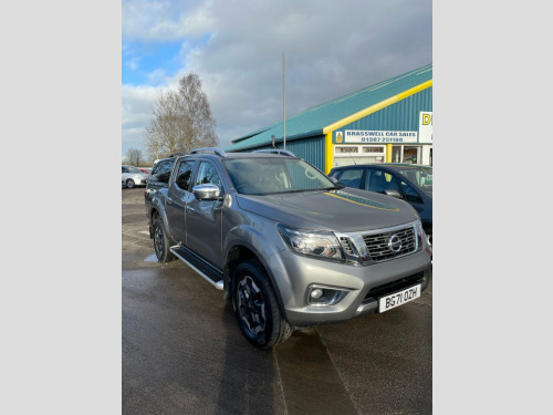 Nissan Navara  2.3 dCi Tekna Pickup Double Cab 4dr Diesel Manual 