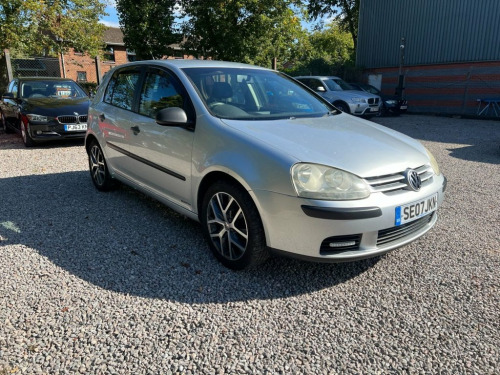 Volkswagen Golf  1.6 S FSI 5d 114 BHP Bluetooth + Alloy wheels