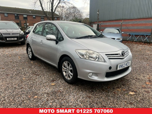 Toyota Auris  1.6 V-Matic Colour Collection Hatchback 5dr Petrol