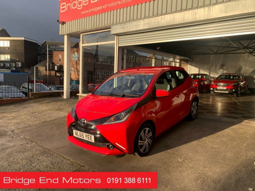 Toyota AYGO  1.0 VVT-i x-play Hatchback 5dr Petrol x-shift Euro