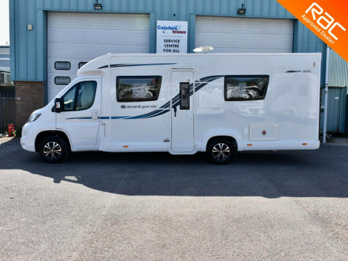 Jeep AVANTGARDE  4 berth, 4 seats with twin single beds