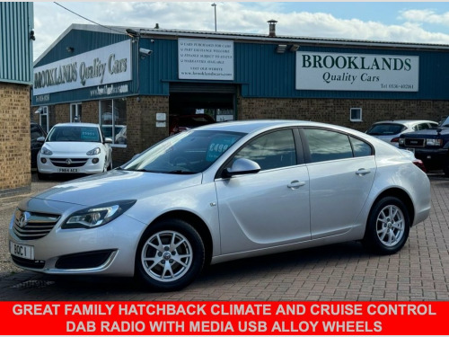 Vauxhall Insignia  1.8 DESIGN 5 DOOR SOVEREIGN SILVER 138 BHP