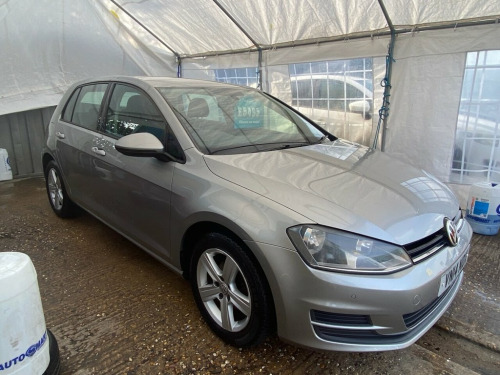 Volkswagen Golf  1.6 TDI BlueMotion Tech SE Hatchback 5dr Diesel Ma
