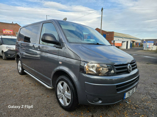 Volkswagen Transporter  2.0 BiTDI T32 Kombi DSG 4MOTION L1 H1 4dr