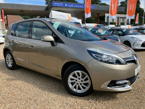Renault Scenic  1.5 dCi Dynamique TomTom MPV 5dr Diesel EDC Euro 5
