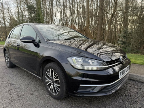 Volkswagen Golf  2.0 TDI 150 SE NAV AUTOMATIC 5dr EURO 6 