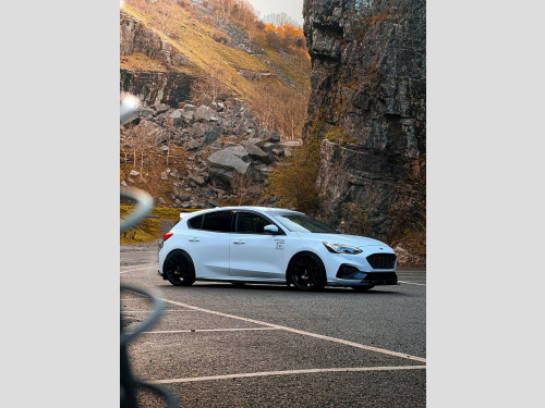 Ford Focus  2.3 ST 5d 277 BHP MK PERFORMANCE PACK 