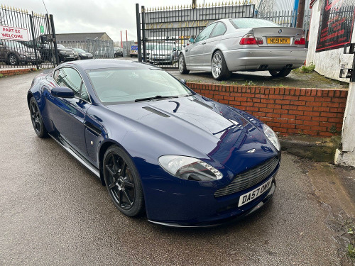 Aston Martin Vantage  V8