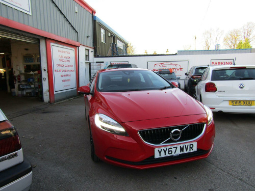 Volvo V40  2.0 Momentum T2