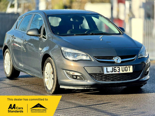 Vauxhall Astra  2.0 CDTi ecoFLEX Elite Euro 5 (s/s) 5dr