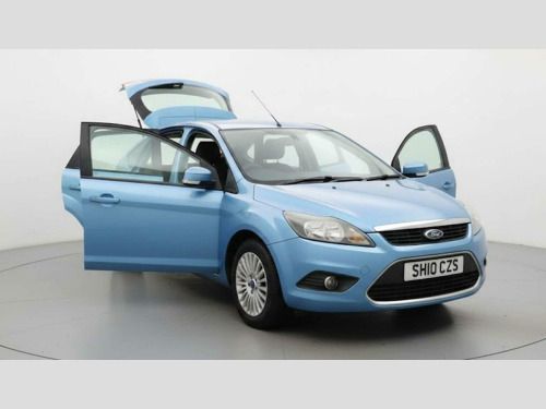 Ford Focus  1.6 Titanium 5dr 