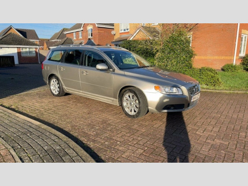 Volvo V70  2009 VOLVO V70 2.0D SE LUX **JUST 141,000 MILES** FSH NEW MOT